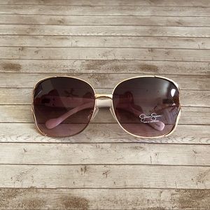 Jessica Simpson sunglasses